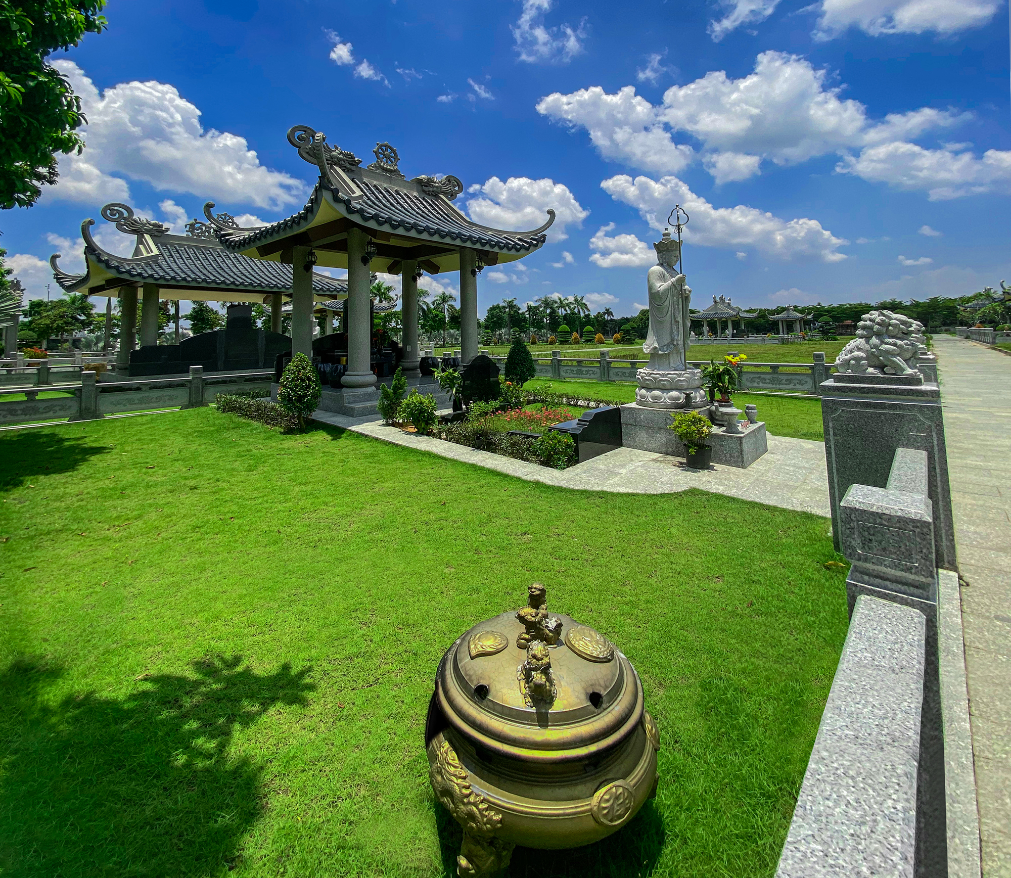 Mộ Gia Đình